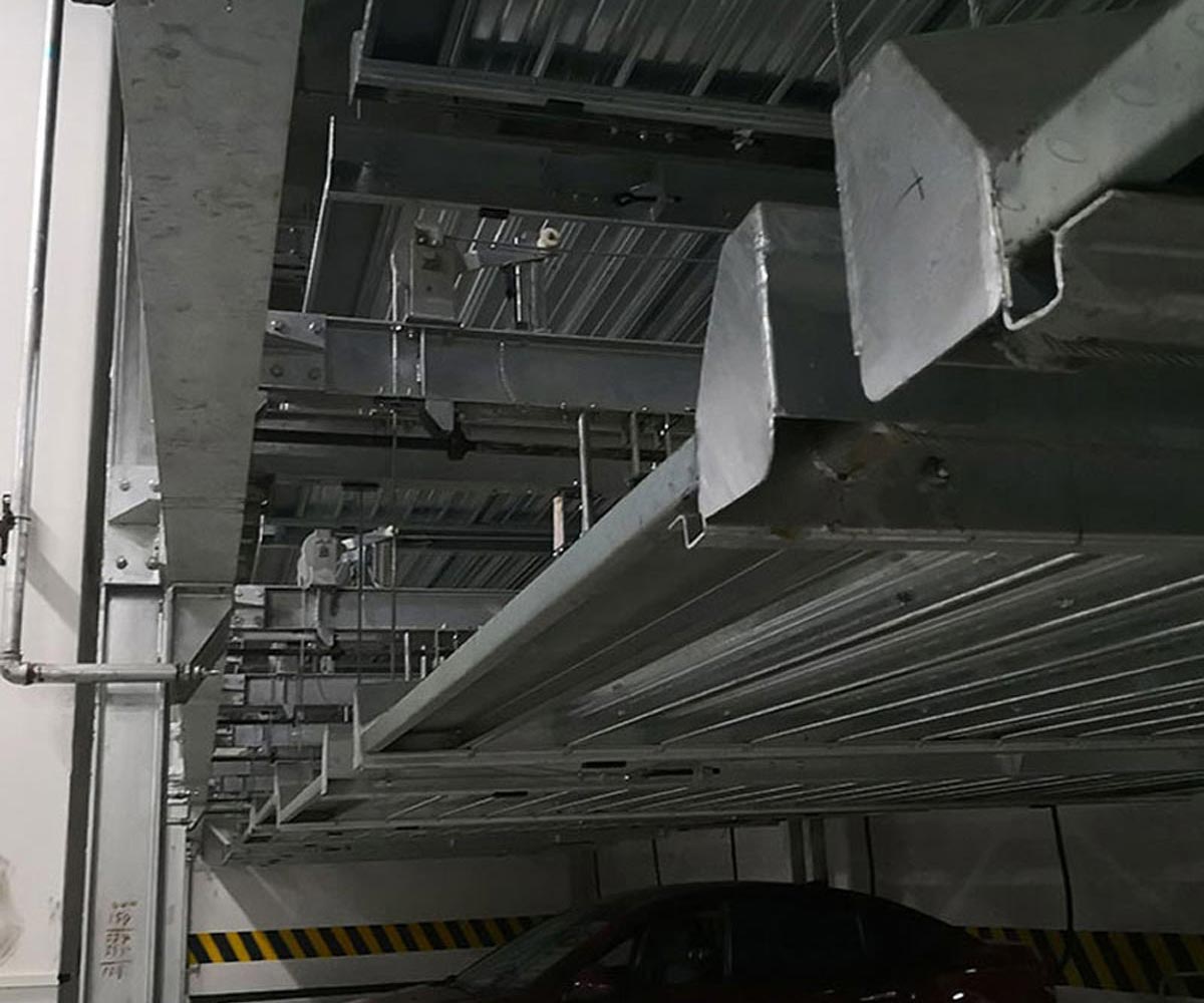 醫(yī)院停車場停車難